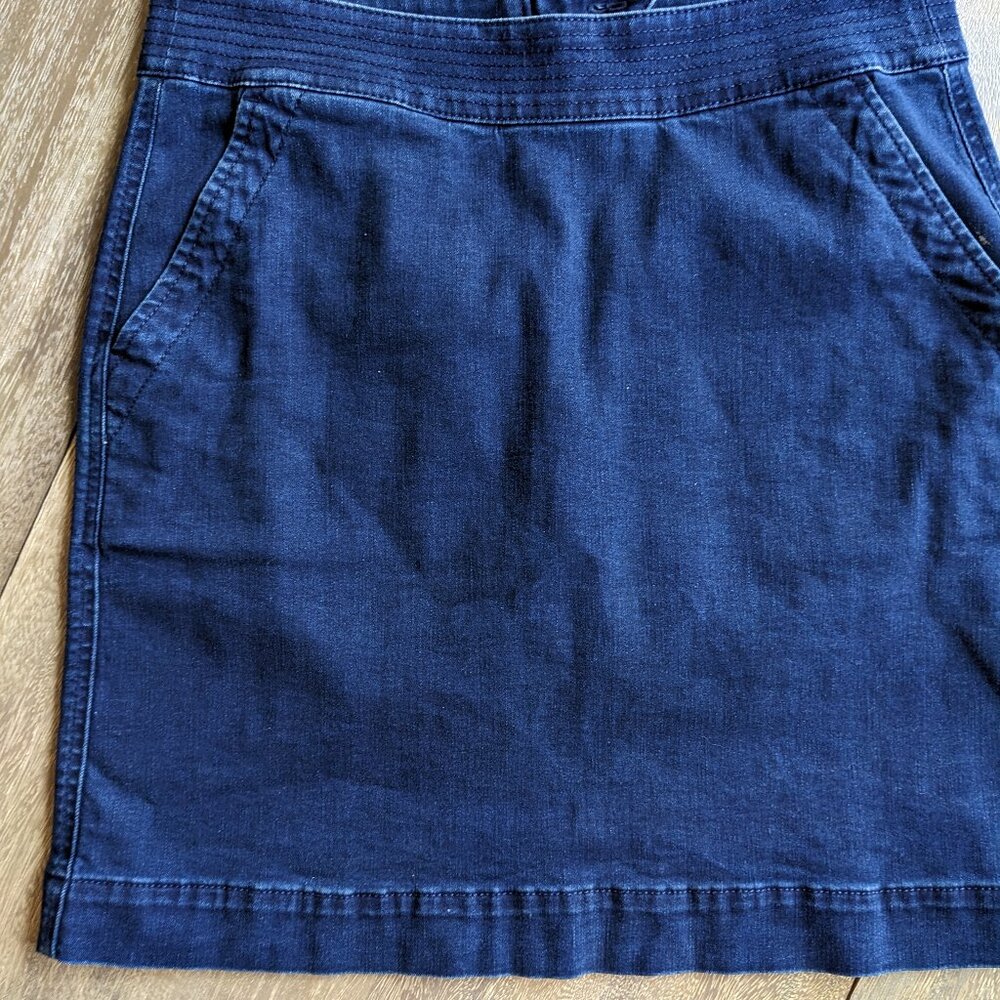 Talbots Petite Dark Navy Denim Wash Jean Skirt with 2 Front Pockets, Size 6P